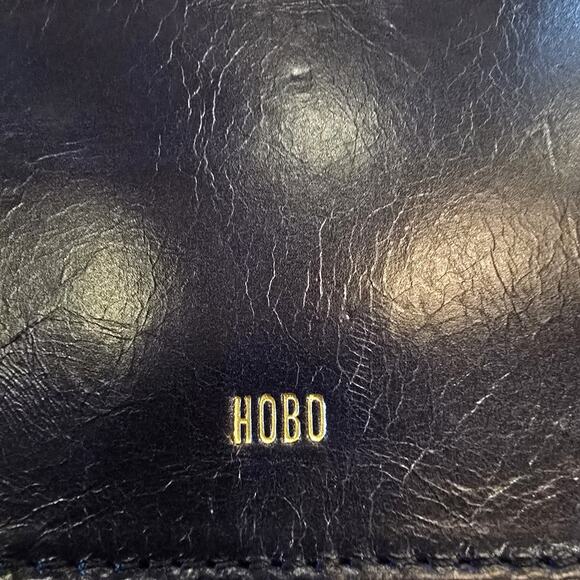 NWT HOBO Jill Wristlet RP $148 Nightshade Leather Compact and Roomy! - Picture 5 of 9